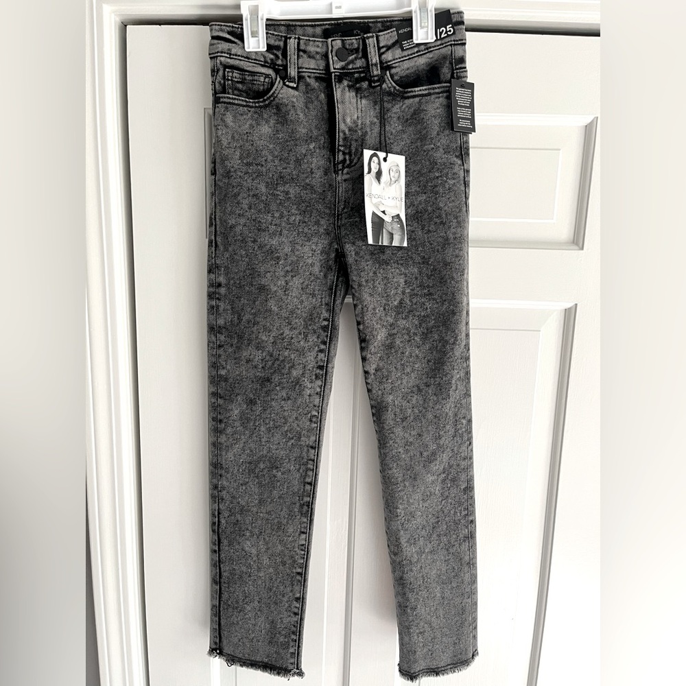 KENDALL + KYLIE high rise straight jeans (new with tags!)